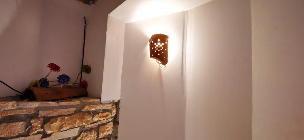 Eti And Mia Holiday Apartments Muntić Eksteriør billede