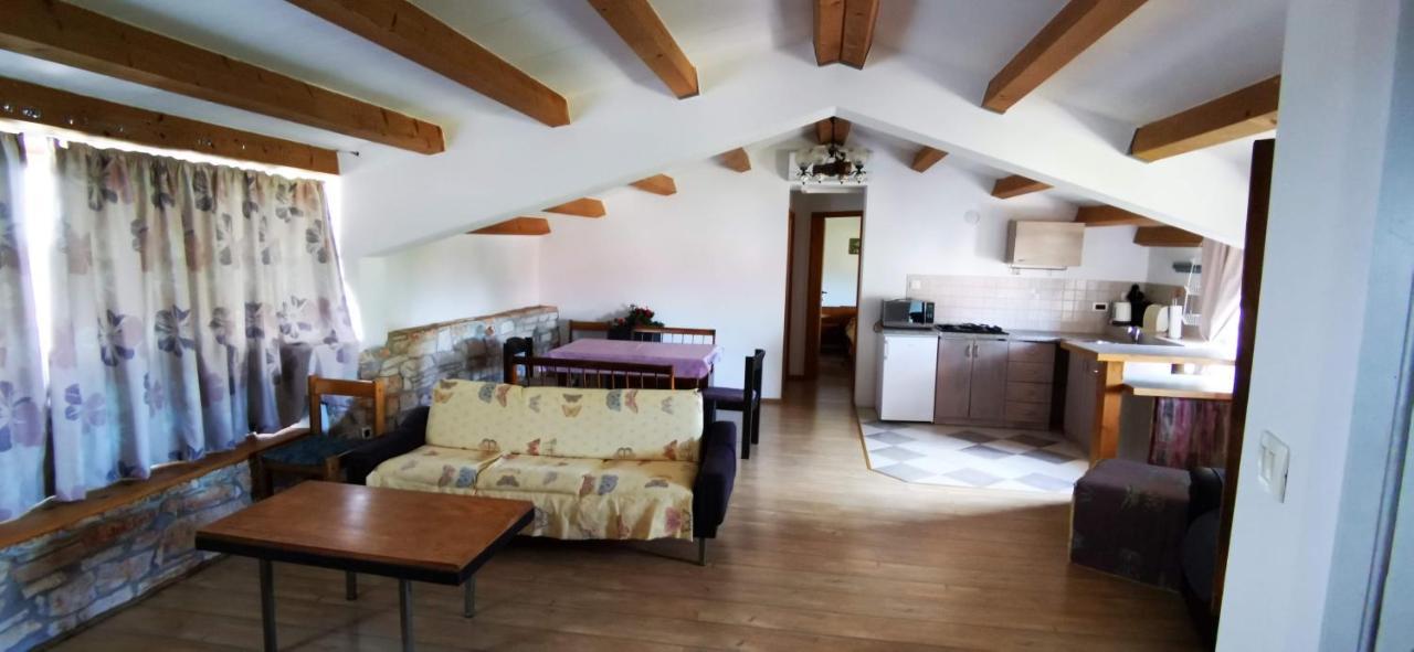 Eti And Mia Holiday Apartments Muntić Eksteriør billede