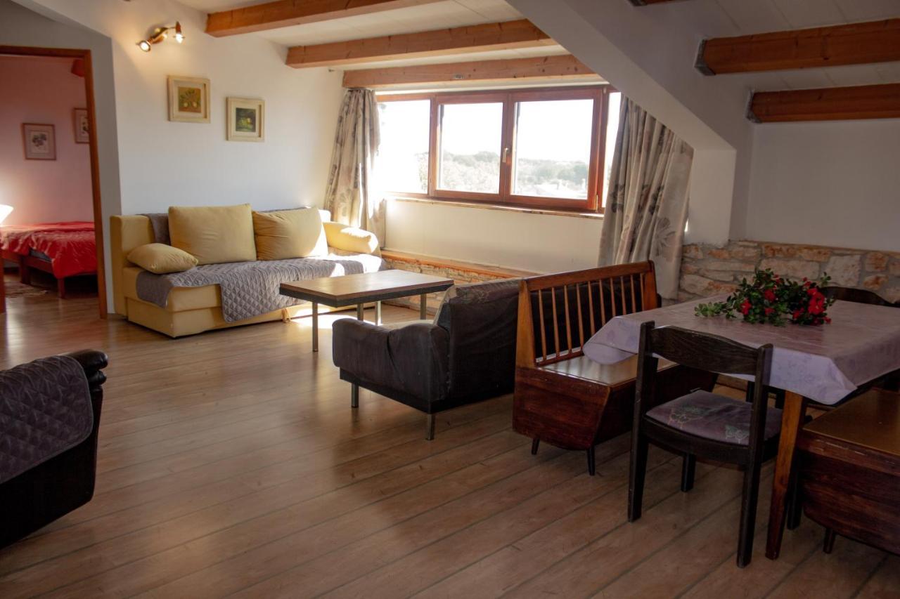 Eti And Mia Holiday Apartments Muntić Eksteriør billede