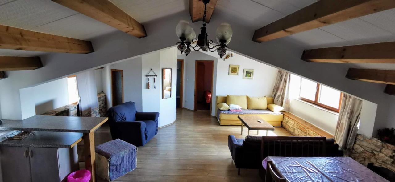Eti And Mia Holiday Apartments Muntić Eksteriør billede