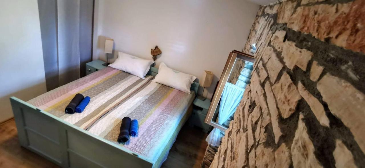 Eti And Mia Holiday Apartments Muntić Eksteriør billede