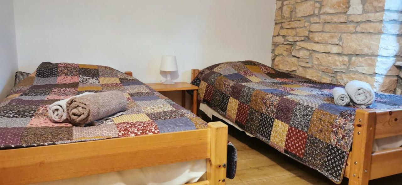 Eti And Mia Holiday Apartments Muntić Eksteriør billede