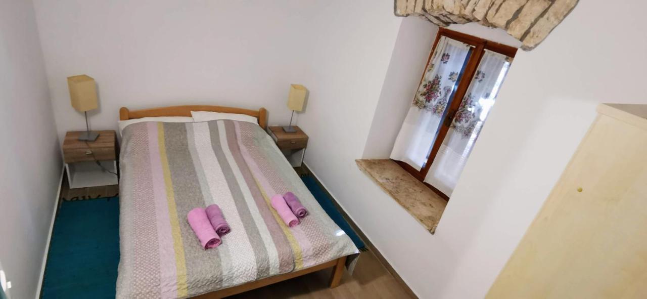 Eti And Mia Holiday Apartments Muntić Eksteriør billede